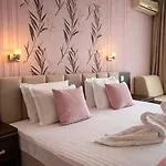 Ancora Hotel 2*